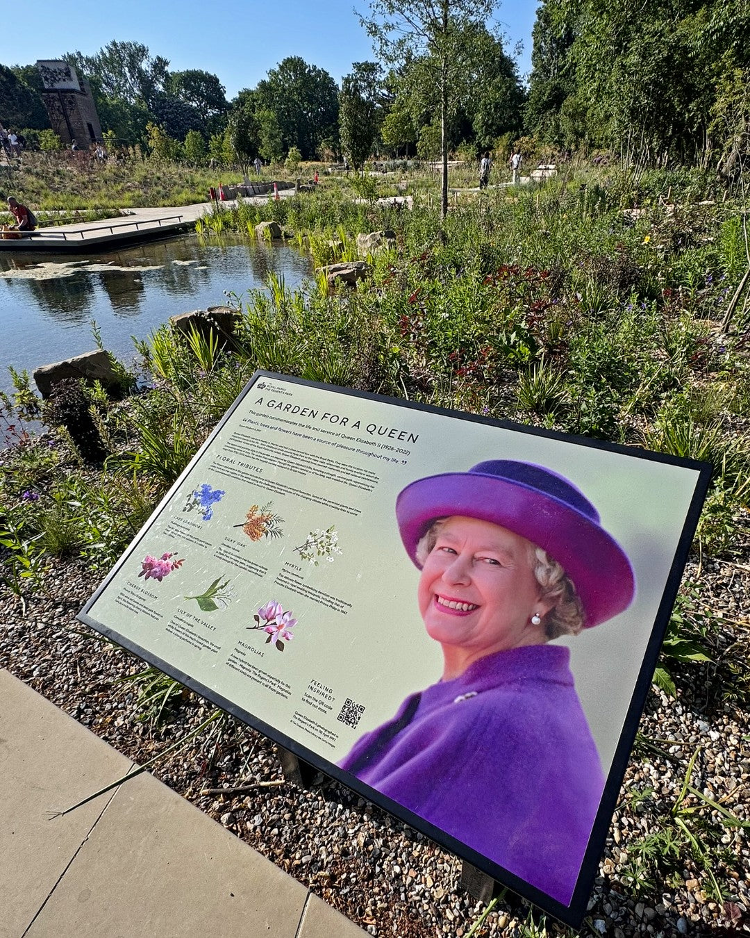 Benches fit for a queen's memorial